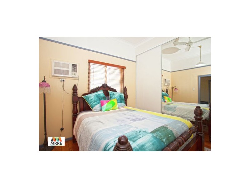 4 English Street, South Mackay QLD 4740