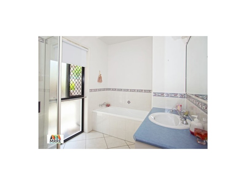 4 Seacove Court, Eimeo QLD 4740