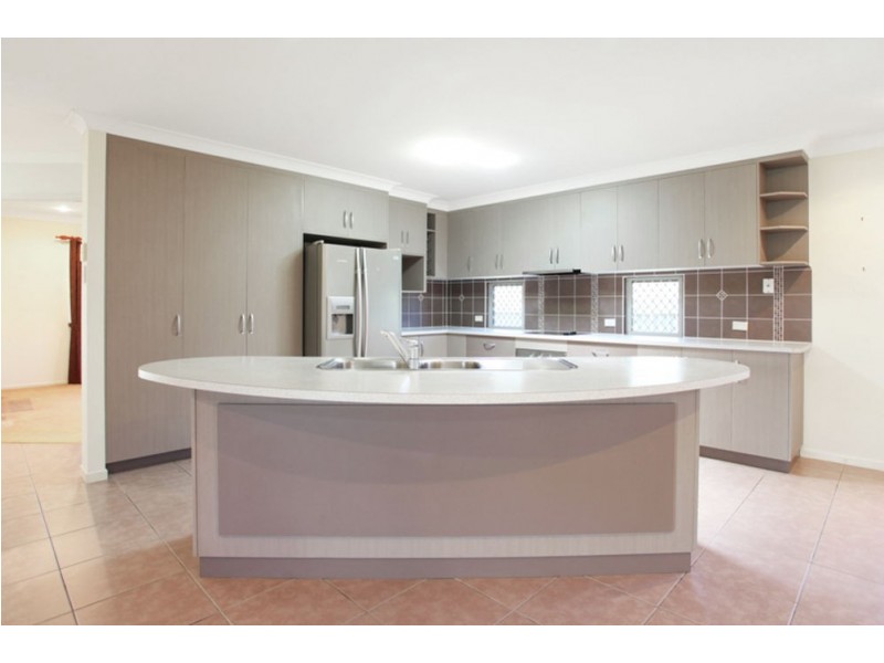 29 Cutfield Street, Glenella QLD 4740