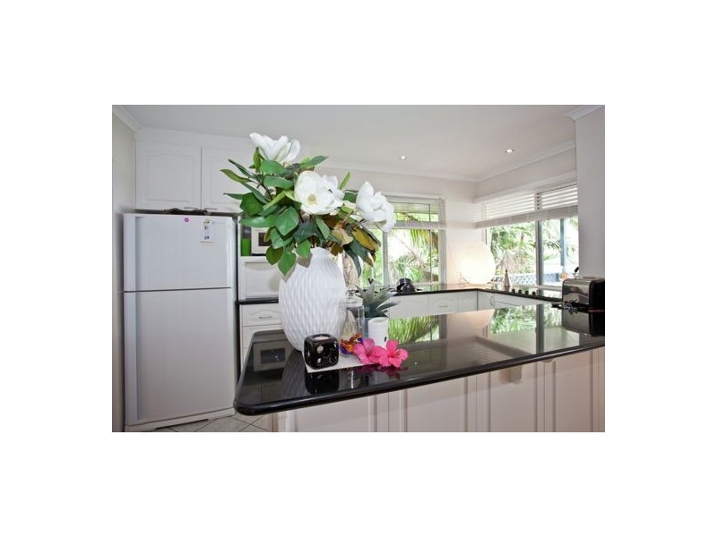 2/18 Beach Road, Dolphin Heads QLD 4740