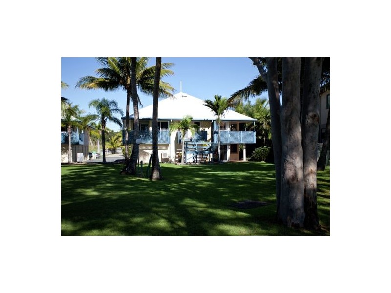 2/18 Beach Road, Dolphin Heads QLD 4740