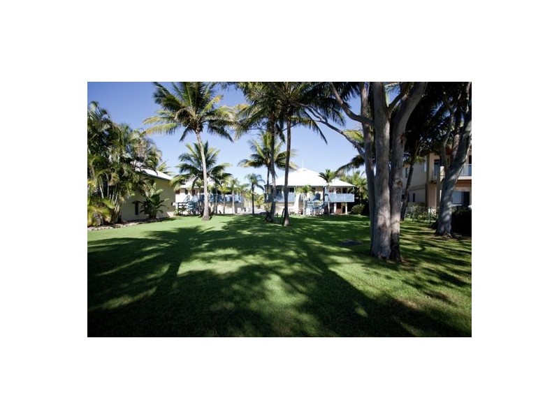 2/18 Beach Road, Dolphin Heads QLD 4740