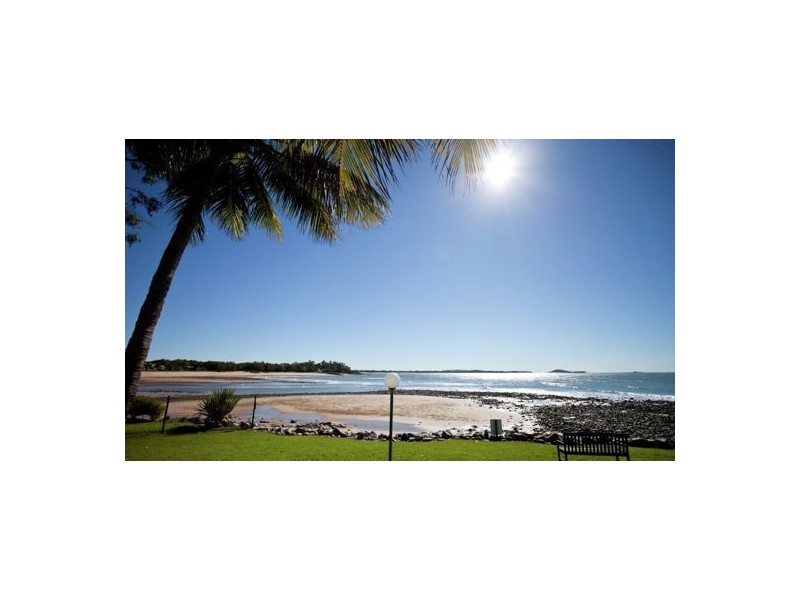 2/18 Beach Road, Dolphin Heads QLD 4740