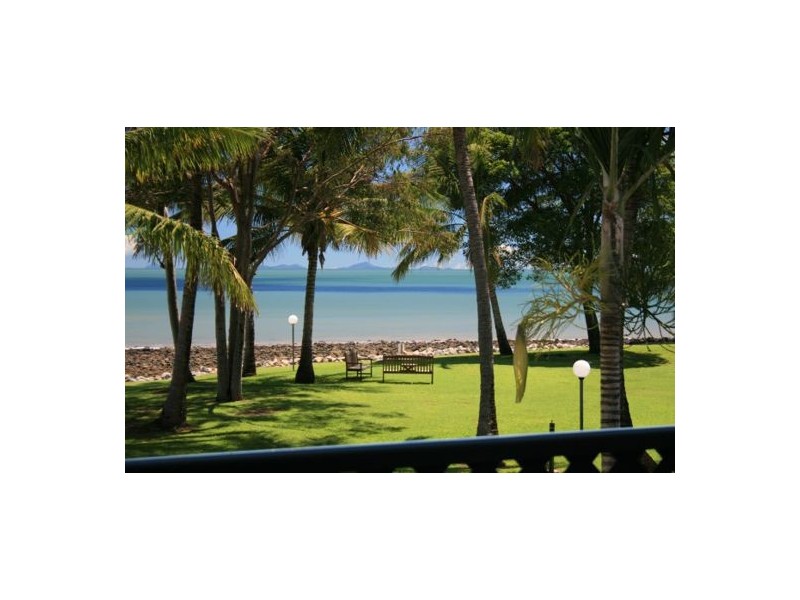 2/18 Beach Road, Dolphin Heads QLD 4740