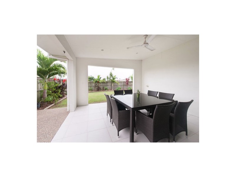 6 Vesta Lane, Ooralea QLD 4740