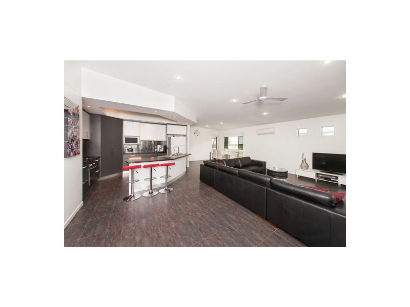 6 Vesta Lane, Ooralea QLD 4740