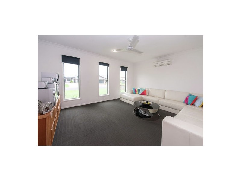 6 Vesta Lane, Ooralea QLD 4740