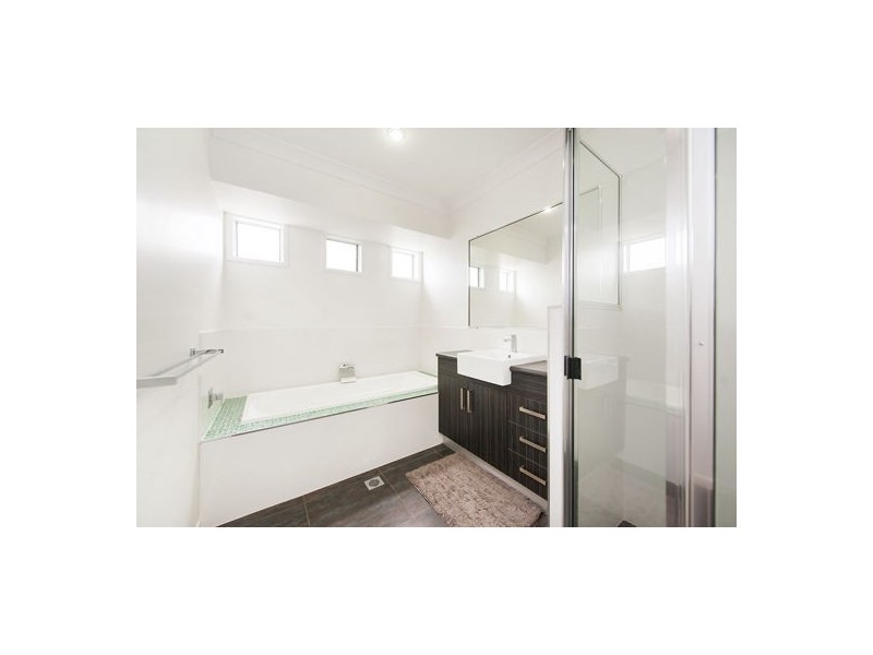 6 Vesta Lane, Ooralea QLD 4740