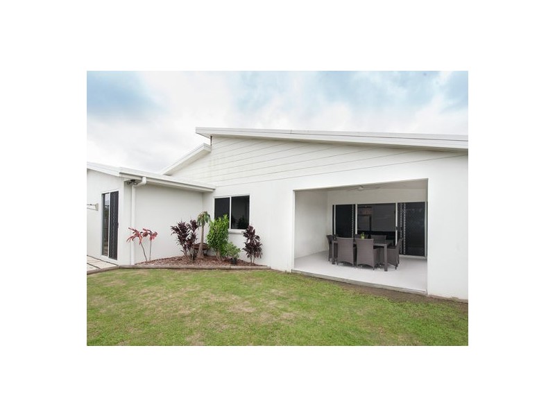 6 Vesta Lane, Ooralea QLD 4740