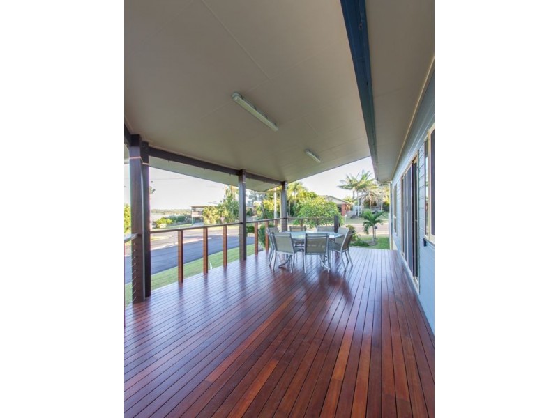 4 ARANA DRIVE, Rural View QLD 4740