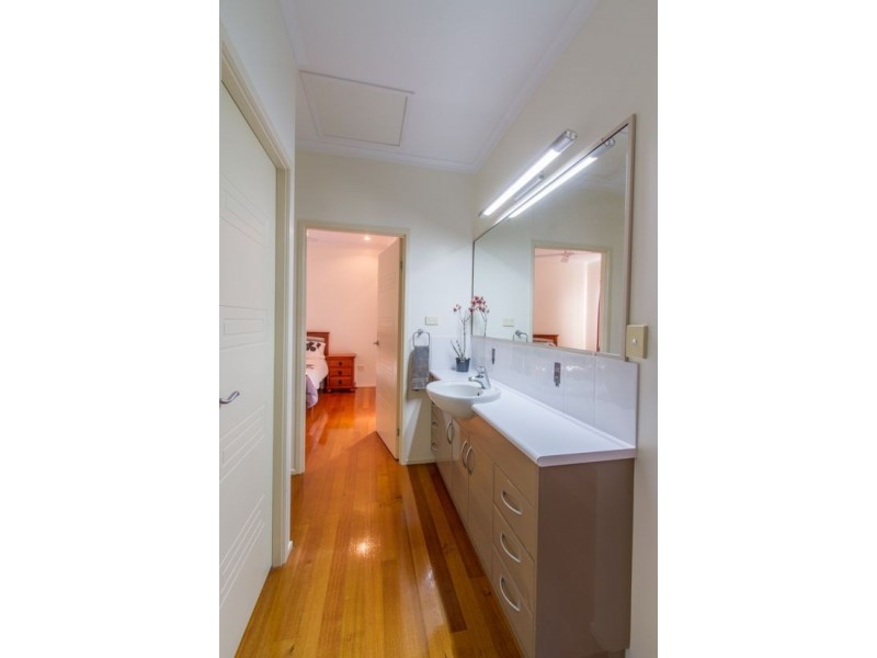 4 ARANA DRIVE, Rural View QLD 4740