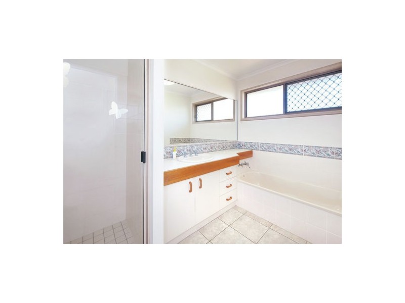 7 Kintyre Court, Beaconsfield QLD 4740