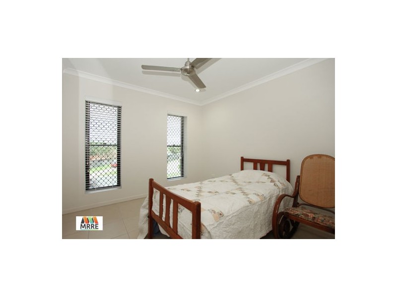 1 & 2/28 Dustwill Street, Eimeo QLD 4740