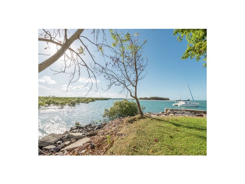 19 Seagull Street, Slade Point QLD 4740