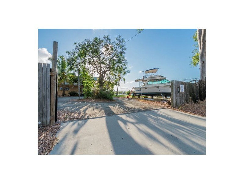 19 Seagull Street, Slade Point QLD 4740