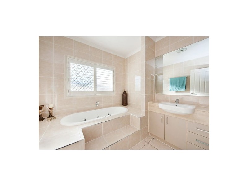 13 Bonsai Court,, Glenella QLD 4740