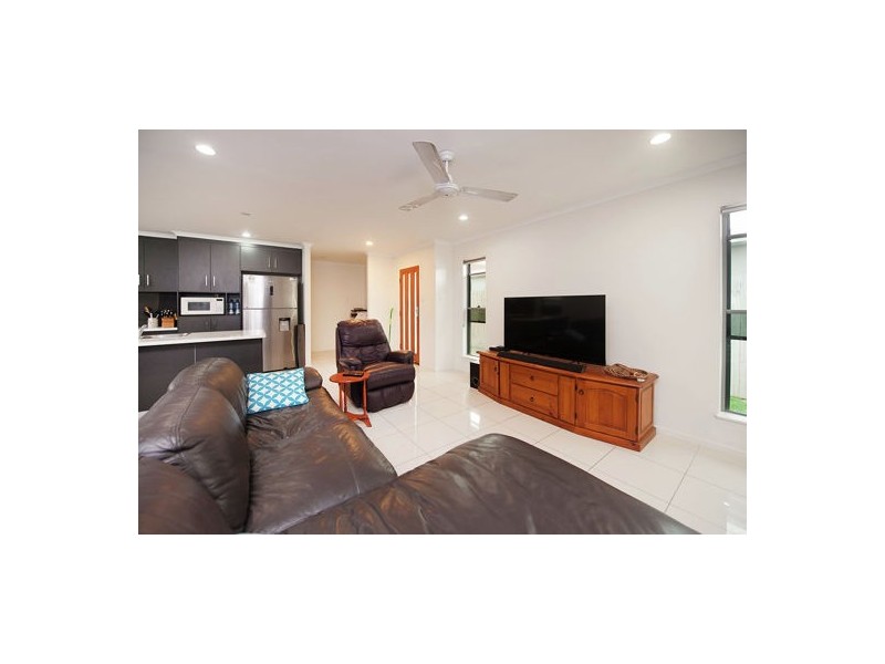 12 Berkshire Lane, Ooralea QLD 4740