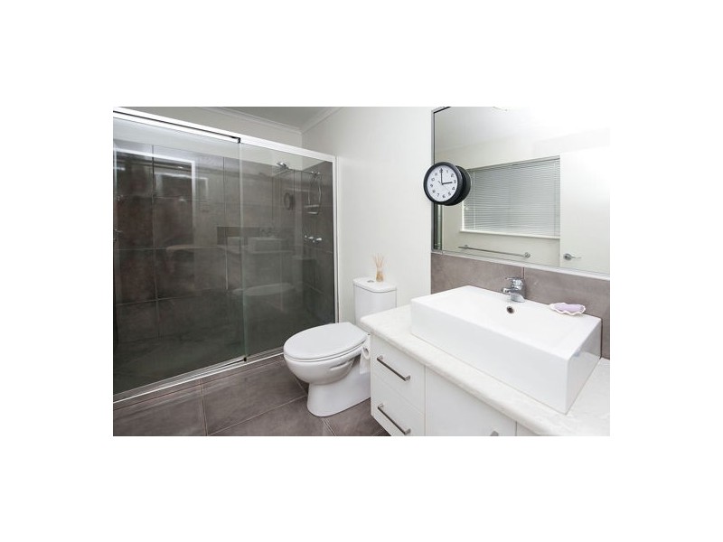 12 Berkshire Lane, Ooralea QLD 4740