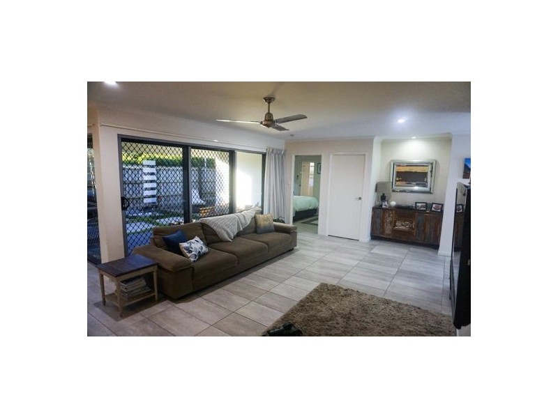 7 Dorset St, Ooralea QLD 4740