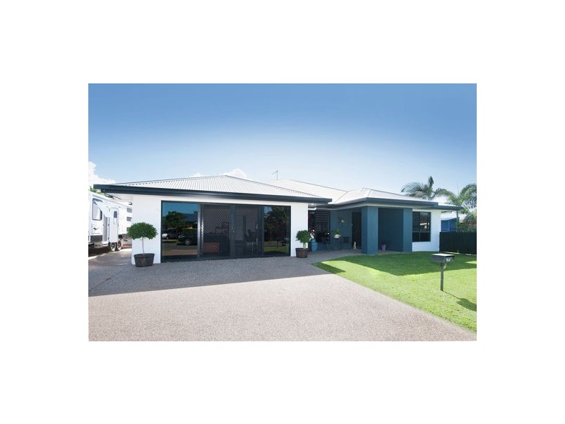 15 Crofton Close, Rural View QLD 4740