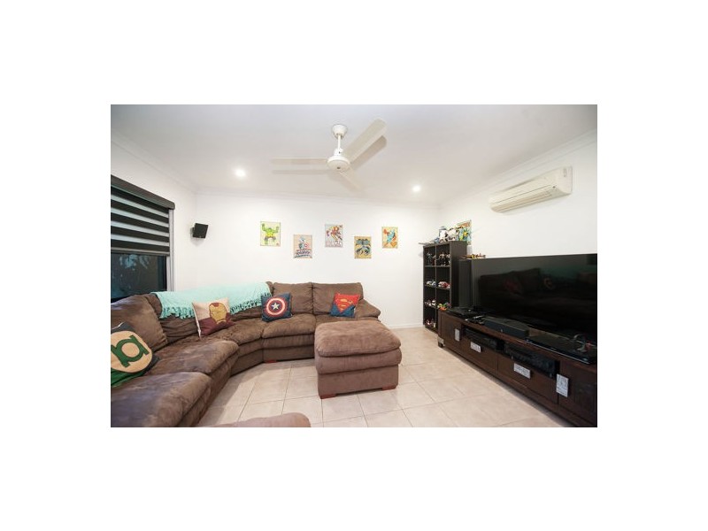 15 Crofton Close, Rural View QLD 4740