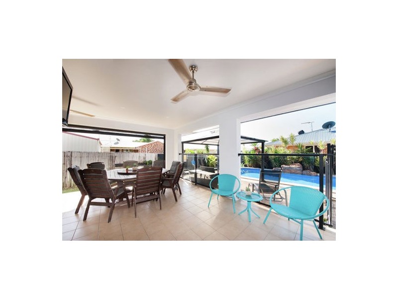 15 Crofton Close, Rural View QLD 4740