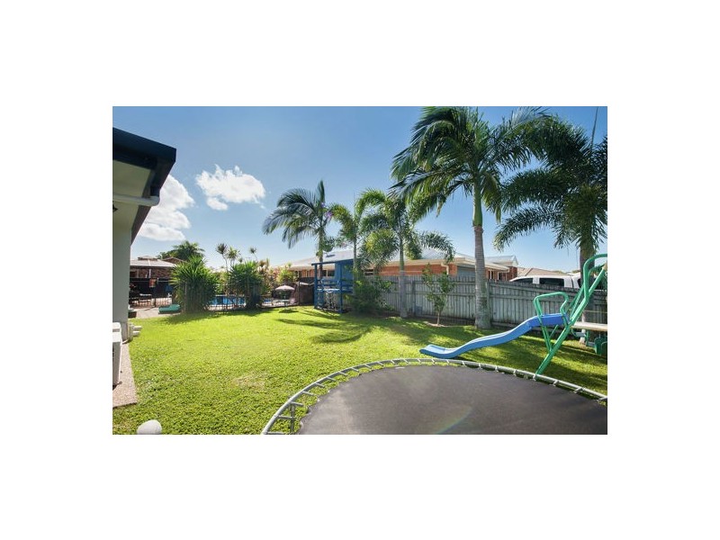 15 Crofton Close, Rural View QLD 4740