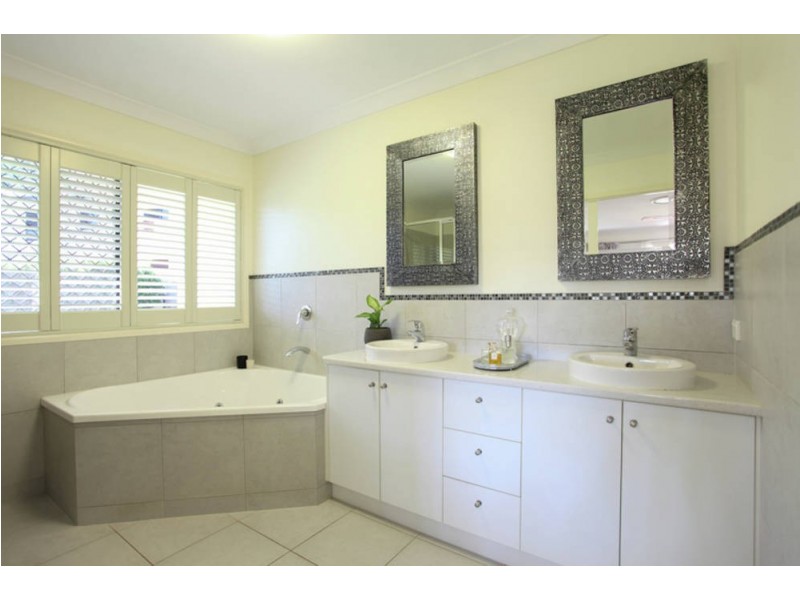 10-12 Eyre Place, Erakala QLD 4740