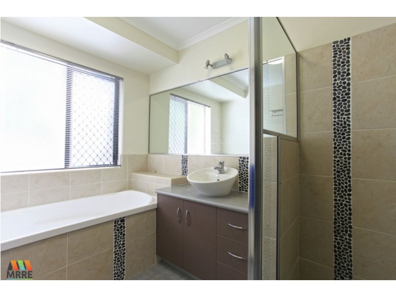 34 Gingham Street, Glenella QLD 4740