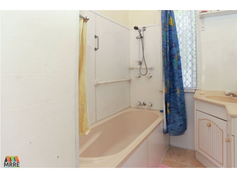 29 Keith Hamilton St, West Mackay QLD 4740