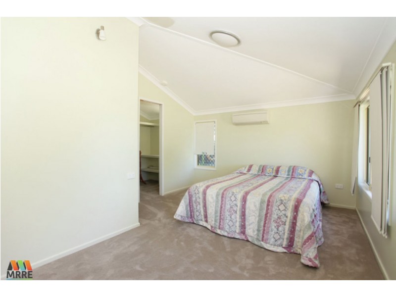 28 Ward Esplanade, Ball Bay QLD 4741