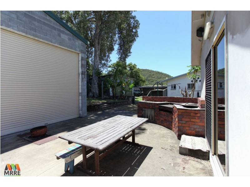 28 Ward Esplanade, Ball Bay QLD 4741