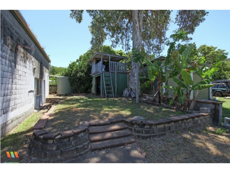 28 Ward Esplanade, Ball Bay QLD 4741
