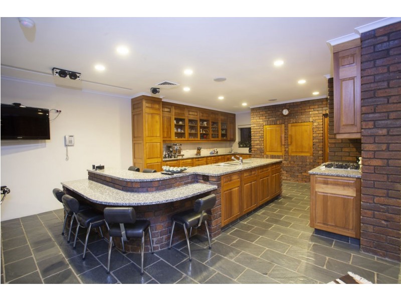 5 Eulbertie Avenue, Eimeo QLD 4740