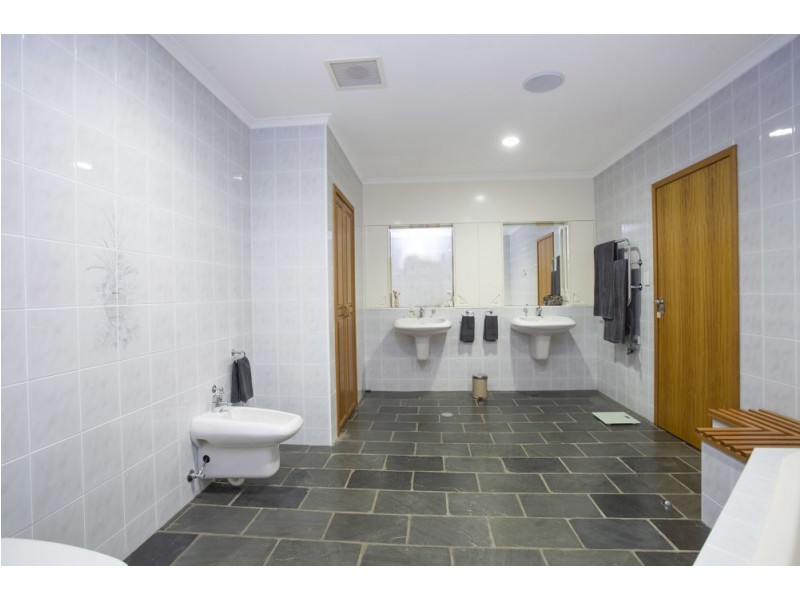 5 Eulbertie Avenue, Eimeo QLD 4740