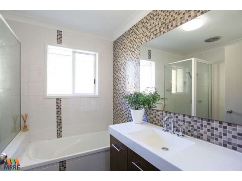 9 Alexander Street, Rural View QLD 4740