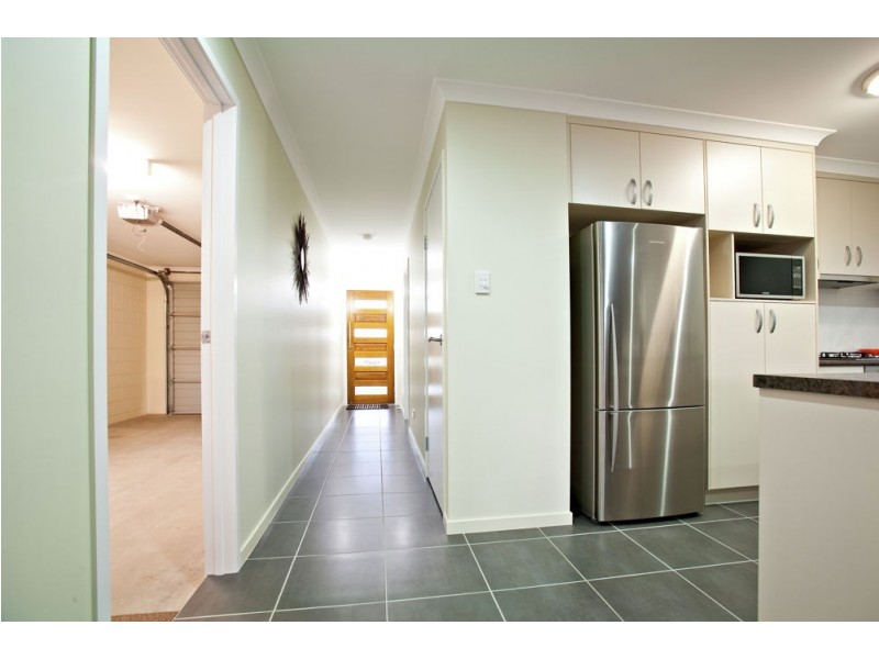 41 Sonoran st, Rural View QLD 4740