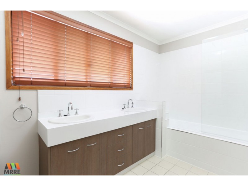 24 EDMONDS STREET, Bucasia QLD 4750