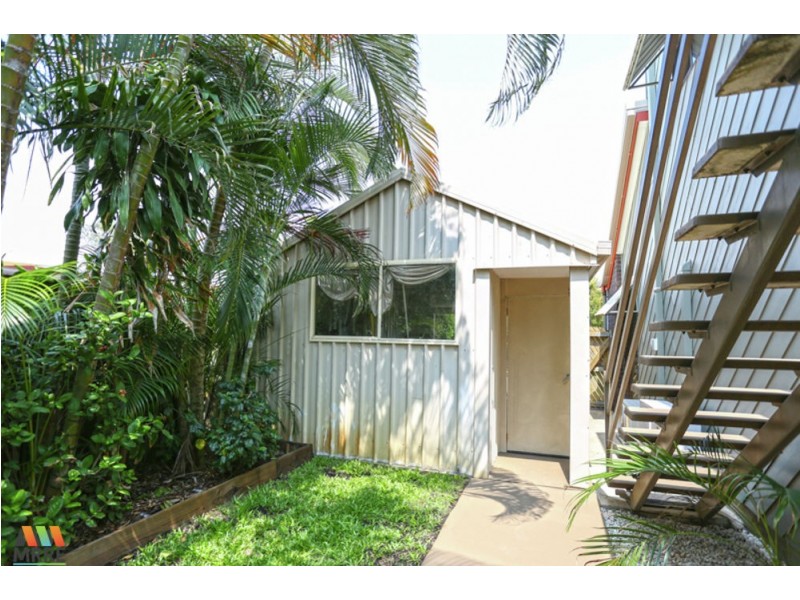 24 EDMONDS STREET, Bucasia QLD 4750