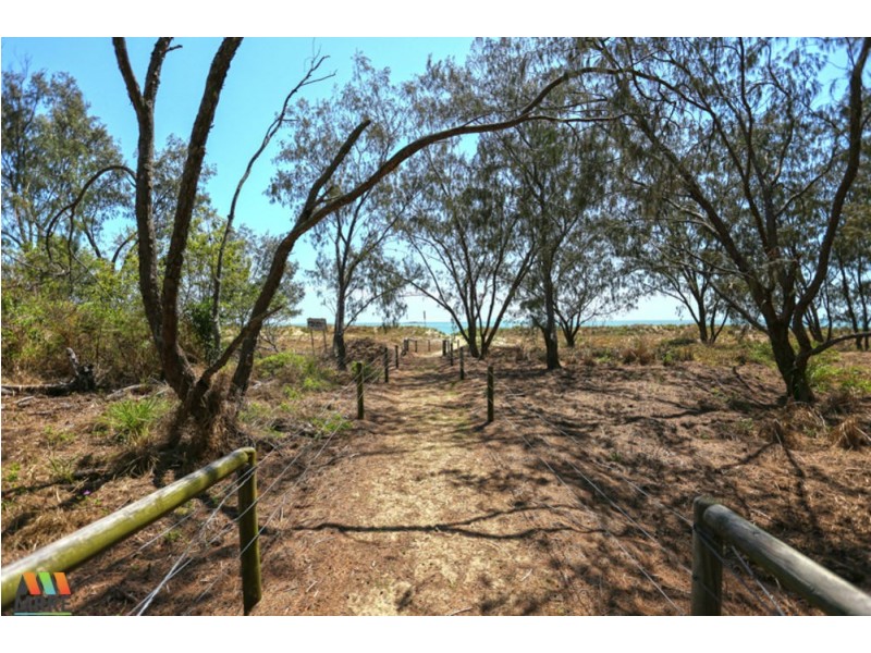 6 Searle Street, Bucasia QLD 4750