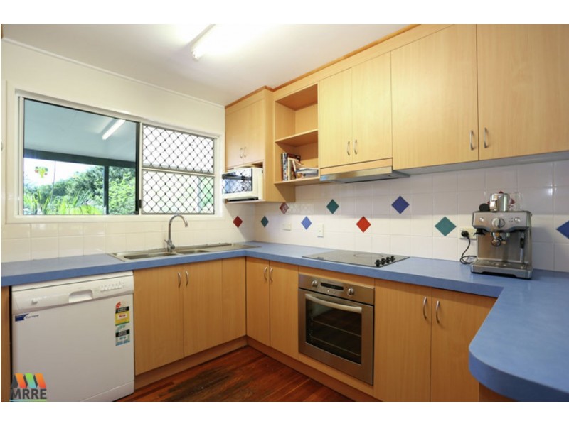 6 Searle Street, Bucasia QLD 4750