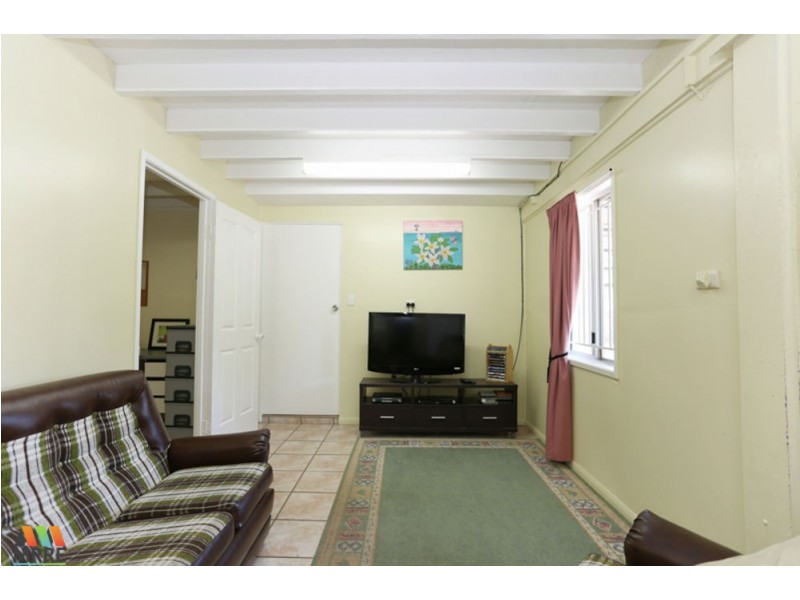 6 Searle Street, Bucasia QLD 4750