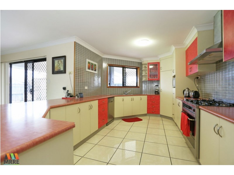 1 Schapers Road, Glenella QLD 4740