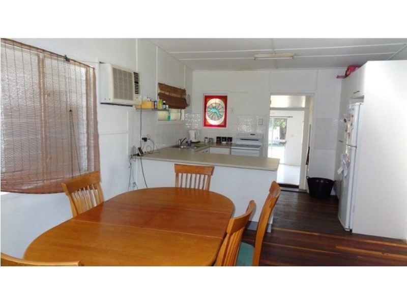 32 EDMONDS STREET, Bucasia QLD 4750