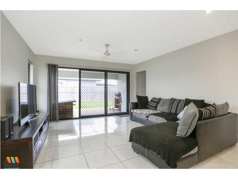 6 LANCASTER WAY, Ooralea QLD 4740