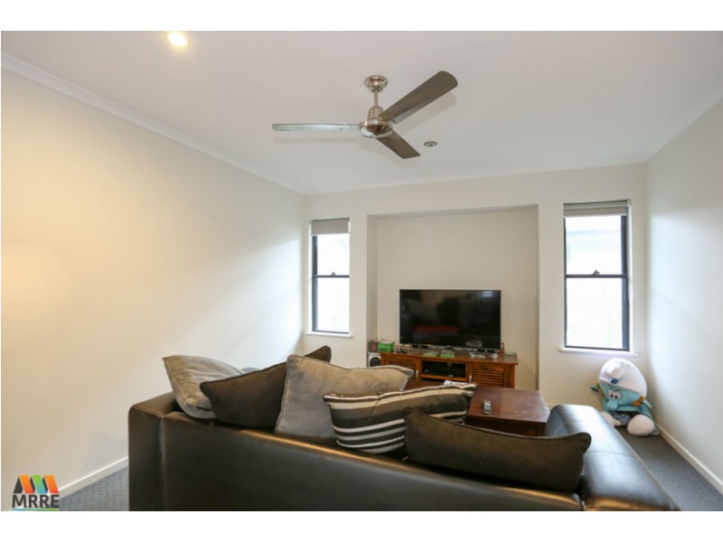 6 LANCASTER WAY, Ooralea QLD 4740