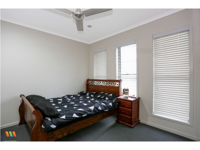 6 LANCASTER WAY, Ooralea QLD 4740