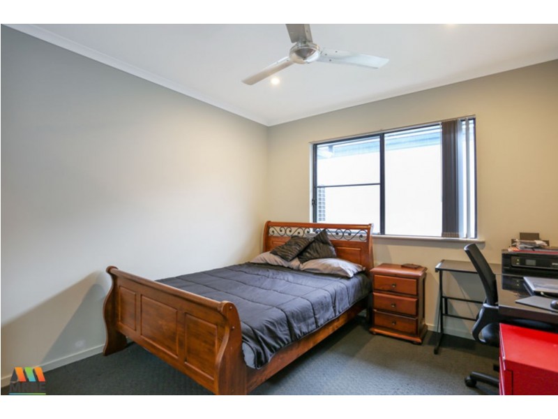 6 LANCASTER WAY, Ooralea QLD 4740