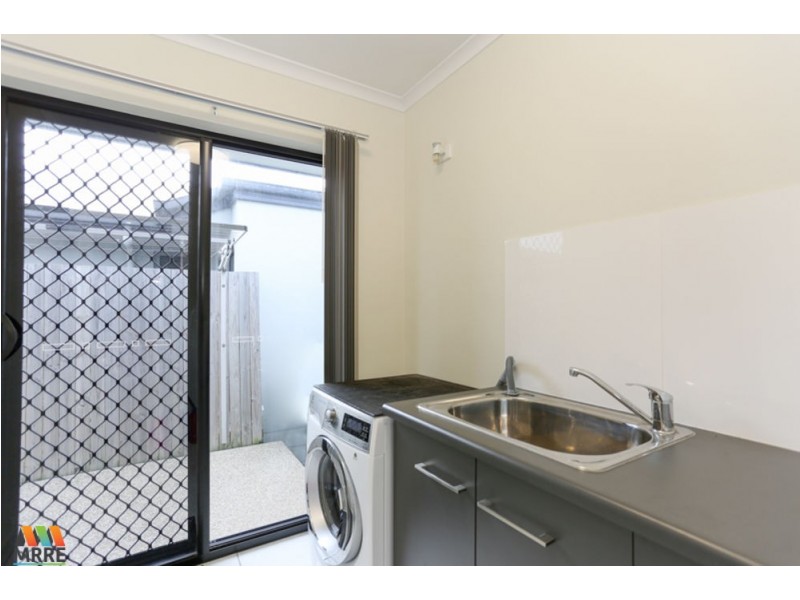 6 LANCASTER WAY, Ooralea QLD 4740