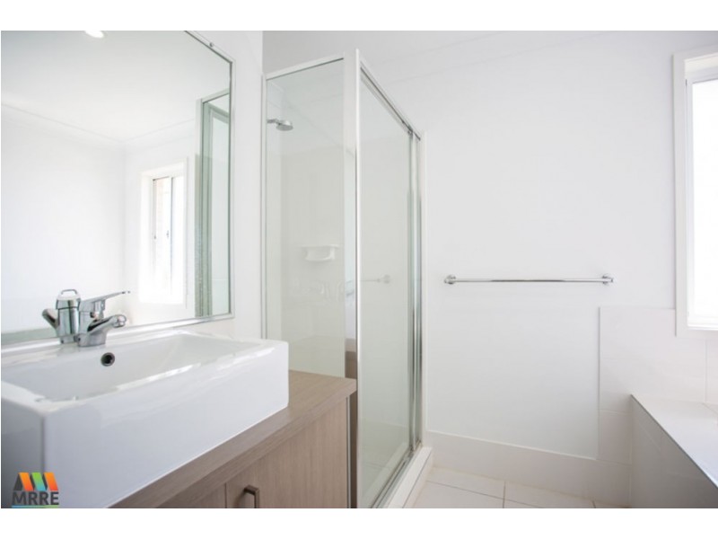 26 Village Circuit, Eimeo QLD 4740